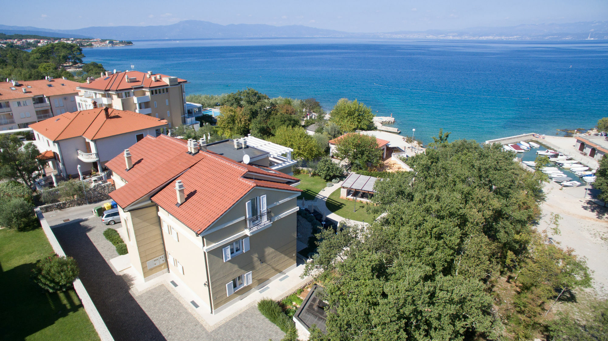 Luxury Apartments Villa Luce Малинска Экстерьер фото